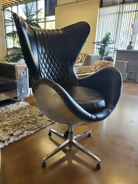 Aviator Mid Century Modern Classic Jacobsen Style Egg Lounge Chair